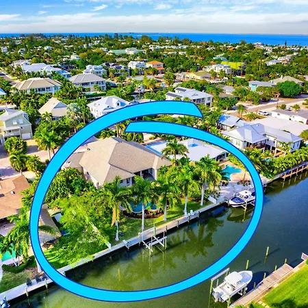 Villa Bikinis And Martinis Waterfront Canal